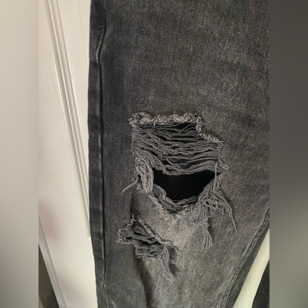 BDG High Rise Baggy size 24 Black Distressed Jeans - Picture 3 of 4